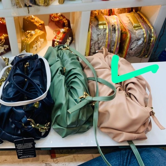 Cloud bag - Picture 4 of 4